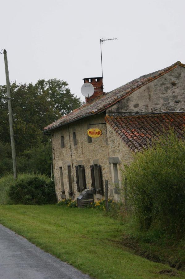 Chez Gondat Chambre D'Hotes Saint-Martial-sur-Isop Exterior foto